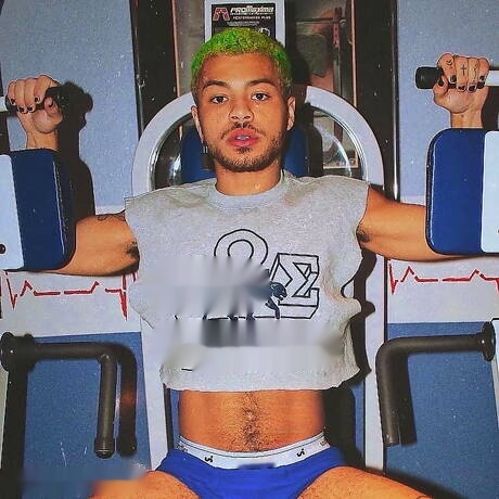 Alterna Dudes: Ebony tough guy Malakai White playing with dick