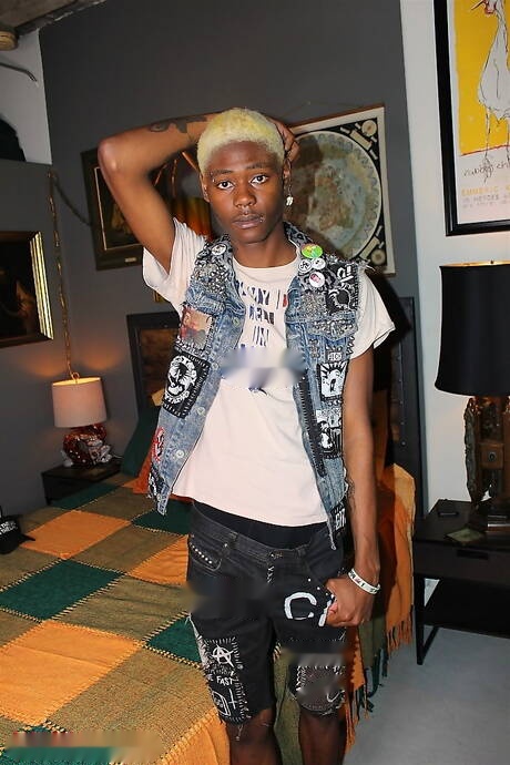 Le beau garçon ébène Billie Blaze prend du plaisir