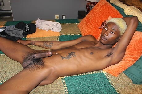 Le beau garçon ébène Billie Blaze prend du plaisir