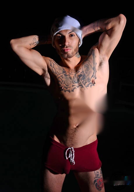 Hunk Boi Chino and latin tough guy Matthew Grande posing nude outdoor