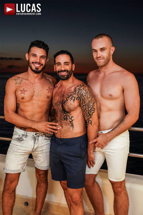 Nasty buddies Braulio Doran, Edji Da Silva and Jackson Radiz have a good 3some sex outside