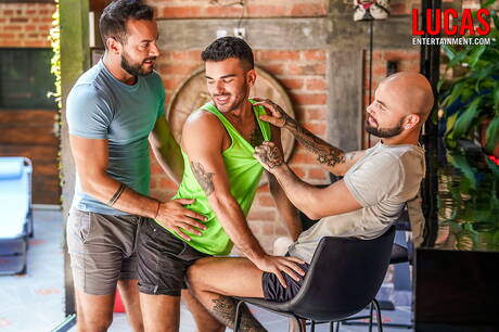 Os gostosos Jeffrey Lloyd, Pol Prince e Sir Peter fazem sexo anal a três