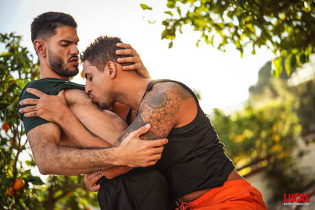 Latin mature bear Nico Zetta and brazilian tough guy Roque Rems have a good anal sex outside