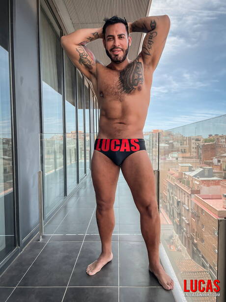 Lucas Entertainment: Italian tough guy Kosta Viking and venezuelan husky guy Viktor Rom fuck after blowjob outside