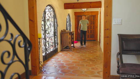 Der amerikanische Pornostar Jayden Marcos und der junge Theo Brady ficken nach dem Blowjob