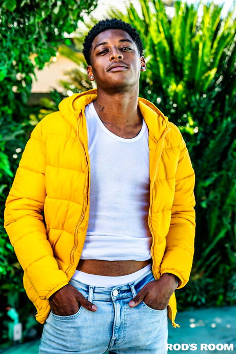 Hot american guys well-built Brandon Anderson and stud Ty Santana posing naked and showing tight ass outside