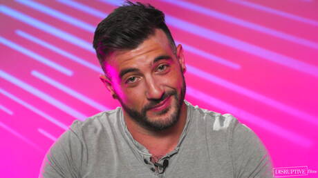 Der heiße amerikanische Twink Trevor Harris und der attraktive Ian Holms ficken nach dem Schwanzlutschen