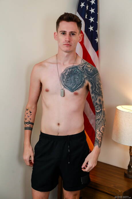 American muscular Blain Oconnor and  Cam Steele fuck after blowjob outdoor