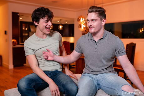 Garotos americanos gostosos e musculosos Jay Tee e o lindo garoto Asher Day transando depois do boquete