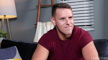 Hübsche amerikanische Jungs, starker Bulle Shane Cook und Twink Gabe Bradshaw haben eine heiße Paarszene