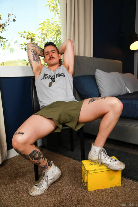 Active Duty: Hunky guy Guido and beefy Andrew Delta in hot homosexual action