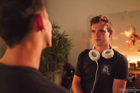 American muscular Scott Finn and latin beefcake Des Irez sucking and screwing each other