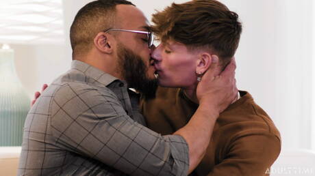 Zak, Cyrus Stark, Alpha, Dillon Diaz bei heißem interracial Fick