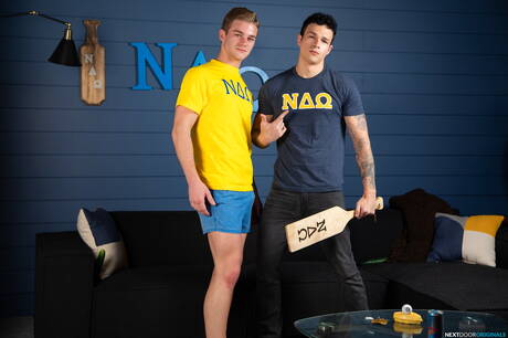 Heiße amerikanische Jungs, der junge Jayden Marcos und der starke Mann Jonathan Tylor in heißer homosexueller Action