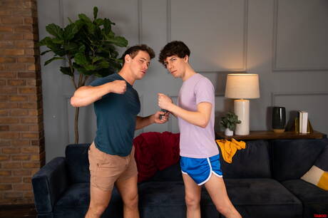 Cristiano en de Amerikaanse bodybuilder Kyle Fletcher hebben een hete koppelscène