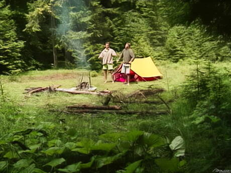 猛男 Ivo Svoboda 和大力士 Kristian Jensen 在戶外口交後乾了屁股