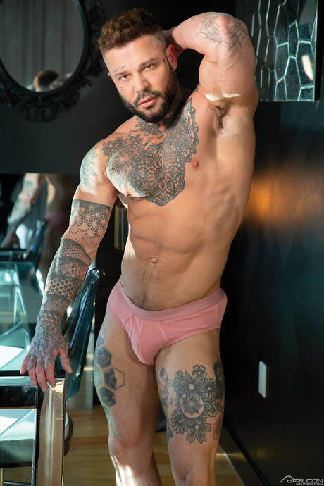 American hunk Jordan Starr and english tough guy Danny Starr have a hot couple scene