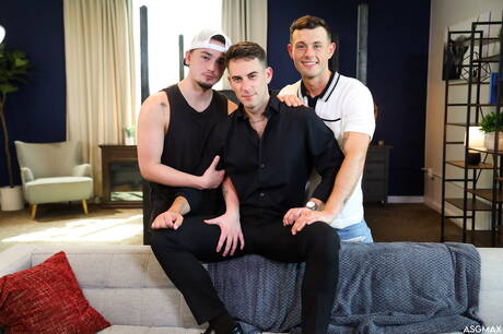 Les sexy Masyn Thorne, Ryder Owens et Liam Hunt ont un plan à trois torride