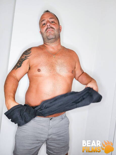 Bear Films: Sexy Mark Matthews undressing and showing nice ass