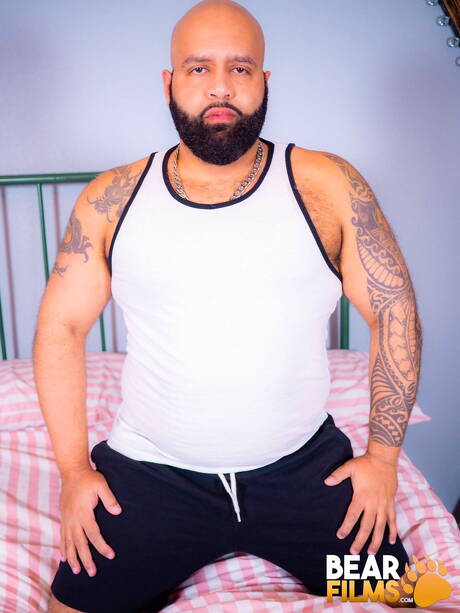 American gay bear Brooklyn Bear posing nude