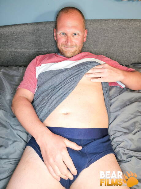 Beefcake Daniel Thomas shows a beautiful body