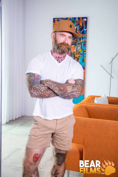 Amerikaanse homobeer Jack Dixon poseert naakt