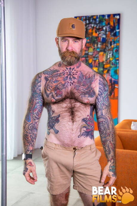 Amerikaanse homobeer Jack Dixon poseert naakt