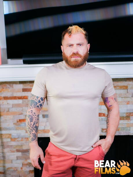 Bear Films: American bear Riley Mitchel posing nude and showing his ass