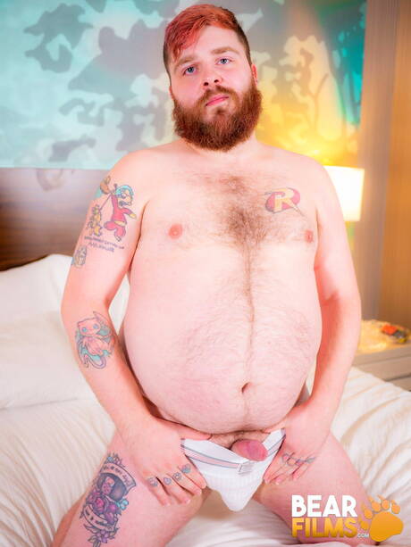 Pretty Rexxx Uranus shows a beautiful body