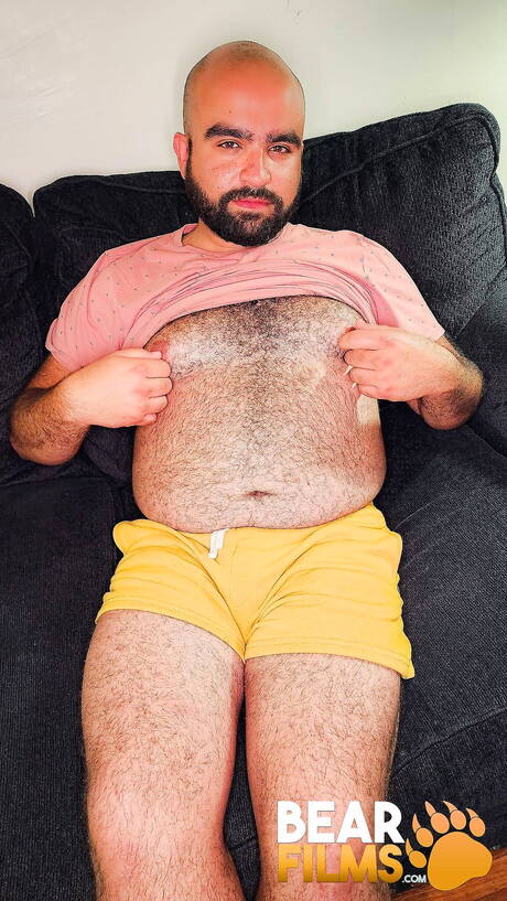 American gay bear The Rhino shows a beautiful body