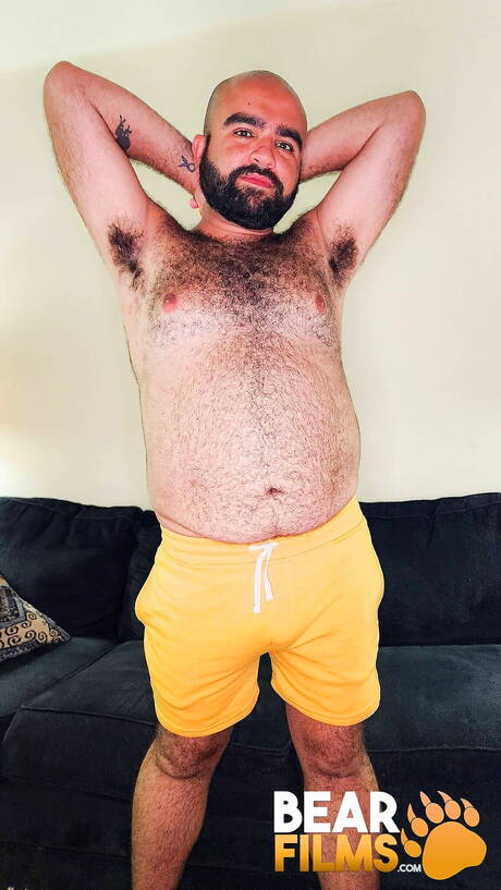 American gay bear The Rhino shows a beautiful body