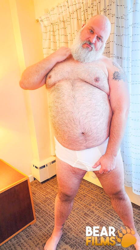 Sexy Cliff Boyd jerk off his cock