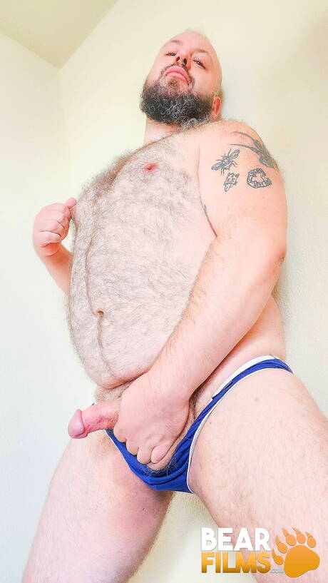 Bear Taylor Furr montre un corps parfait