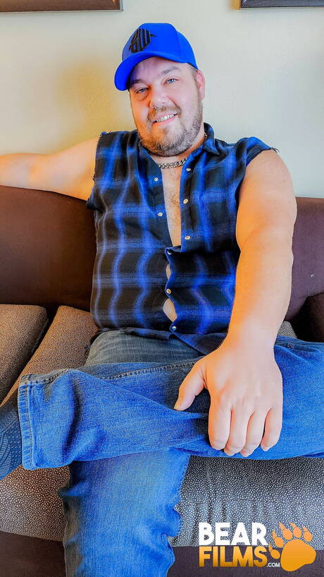 Nice Triq undressing and showing tight ass