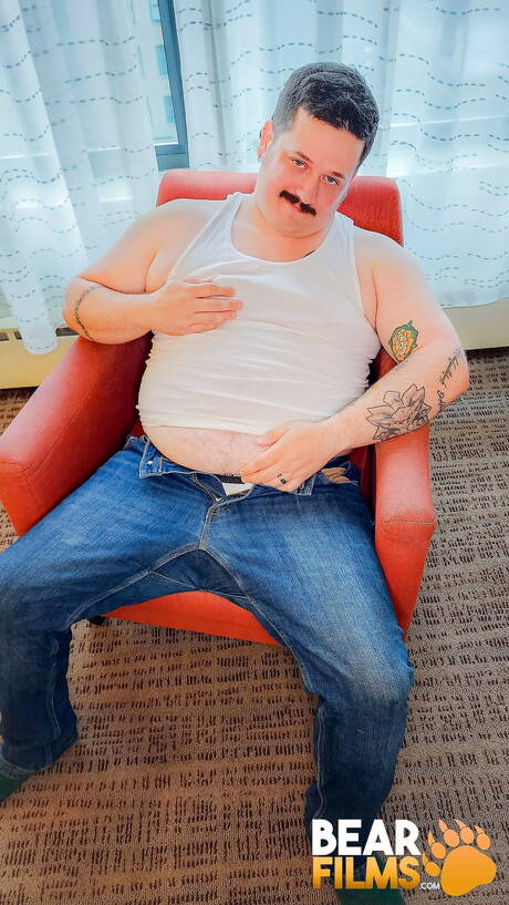 Pretty Jackson Boyd jerk off his cock