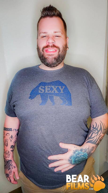 Beer Ty Brooks laat een prachtig lichaam zien