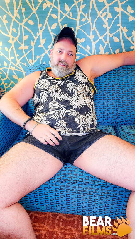 Canadian mature bear Devan Roy playing with cock