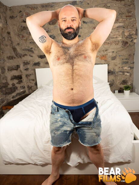 American mature bear John Lock posing naked and showing hot butt