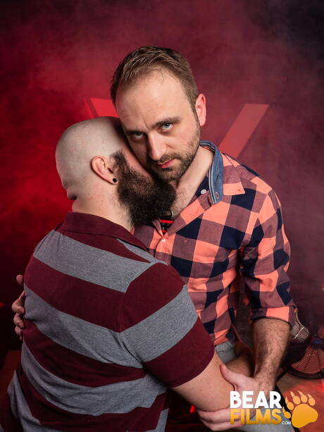 Le garçon sexy Dax Librastic et le gars sexy Harper Davis dans le sexe anal dur