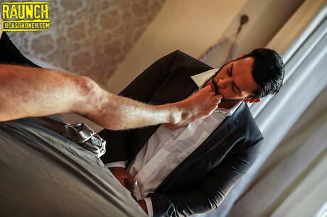 Der lateinamerikanische Superhengst Viktor Rom und der gut gebaute Spanier Manuel Reyes zeigen einen perfekten Körper