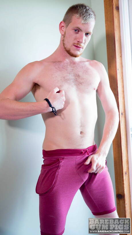 El galán americano Billy Warren se masturba la polla