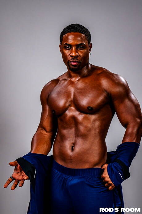 American stars young dude Ben Masters and strongman Deangelo Jackson fuck after  interracial blowjob outdoor