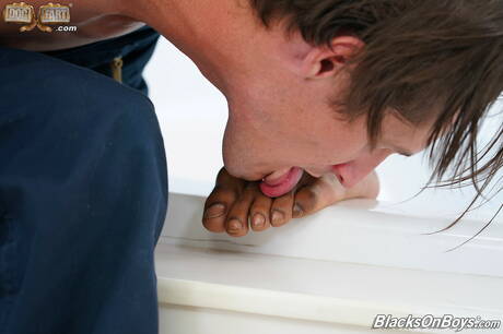 Gorący chłopcyJj Lake, Tony Orlando i Fame w gorącym międzyrasowym trójkącie z dupą w łazience