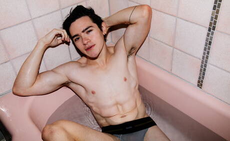 Mexican hunky guy Alex Gonzalez and american hunk Kane Fox have a hot couple scene in bath