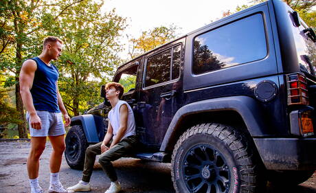 Hot american dudes muscular Daniel Evans and pretty boy Tannor Reed have a good anal sex outdoor