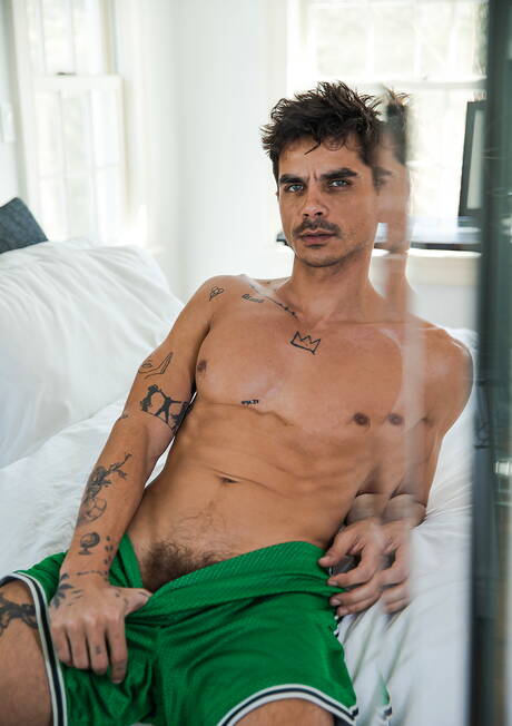 美國色情明星強壯的Kane Fox和超級帥哥Xtian Mingle享受了一場美妙的性愛