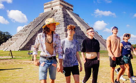 American young dude Leo Grand and canadian hot twink Leo Louis in hot ass bang outside