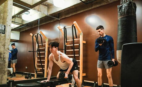 Superstud Caleb Manning en Amerikaanse superstud Kane Fox in hete anale seks