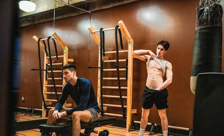 Il super stallone Caleb Manning e il super stallone americano Kane Fox in un bollente sesso anale