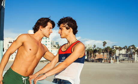 Sexy americans, young Austin Avery and twink Zeke Wood shows a beautiful body in bathroom